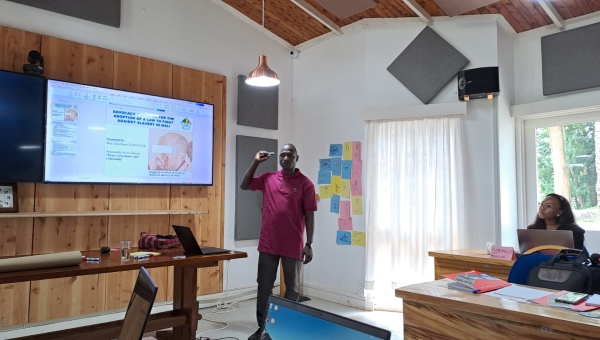 𝐏𝐚𝐫𝐭𝐢𝐜𝐢𝐩𝐚𝐭𝐢𝐨𝐧 𝐚𝐮 𝐬é𝐦𝐢𝐧𝐚𝐢𝐫𝐞 𝐝𝐞 𝐟𝐨𝐫𝐦𝐚𝐭𝐢𝐨𝐧 𝐬𝐮𝐫 𝐥’𝐀𝐩𝐩𝐫𝐨𝐜𝐡𝐞 𝐁𝐚𝐬é𝐞 𝐬𝐮𝐫 𝐥𝐞𝐬 𝐃𝐫𝐨𝐢𝐭𝐬 𝐝𝐞 𝐥’𝐇𝐨𝐦𝐦𝐞 à 𝐀𝐫𝐮𝐬𝐡𝐚, 𝐞𝐧 𝐓𝐚𝐧𝐳𝐚𝐧𝐢𝐞