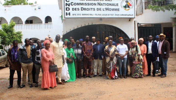 𝐂𝐚𝐝𝐫𝐞 𝐝𝐞 𝐜𝐨𝐧𝐜𝐞𝐫𝐭𝐚𝐭𝐢𝐨𝐧 𝐝𝐞𝐬 𝐎𝐫𝐠𝐚𝐧𝐢𝐬𝐚𝐭𝐢𝐨𝐧𝐬 𝐝𝐞 𝐃𝐞́𝐟𝐞𝐧𝐬𝐞 𝐝𝐞𝐬 𝐃𝐫𝐨𝐢𝐭𝐬 𝐝𝐞 𝐥’𝐇𝐨𝐦𝐦𝐞 𝐚𝐯𝐞𝐜 𝐥𝐚 𝐂𝐍𝐃𝐇