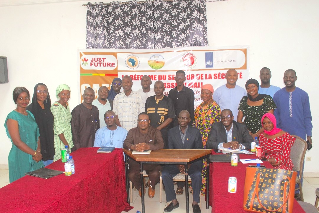 𝐂𝐚𝐟𝐞́ 𝐠𝐨𝐮𝐯𝐞𝐫𝐧𝐚𝐧𝐜𝐞 𝐬𝐮𝐫 𝐥𝐚 𝐑𝐒𝐒 𝐚𝐮 𝐌𝐚𝐥𝐢